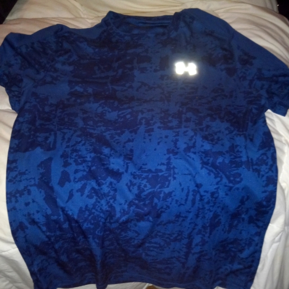 Under Armour Fitted Blue Camo Heat Gear Shirt